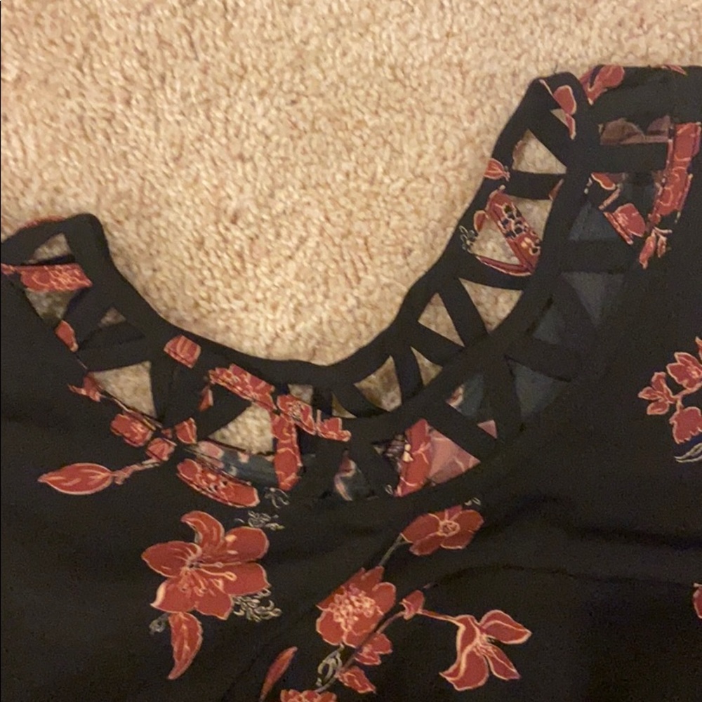 Dress - Picture 3 of 3